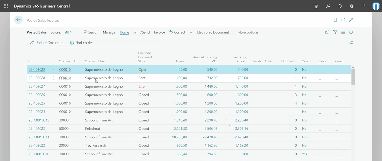 Posted sales invoices list in Business Central with the electronic document status column
